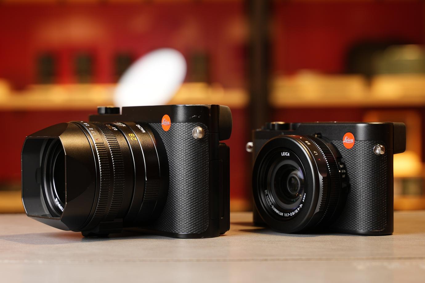 Q3とD-LUX8を並べて撮影した写真